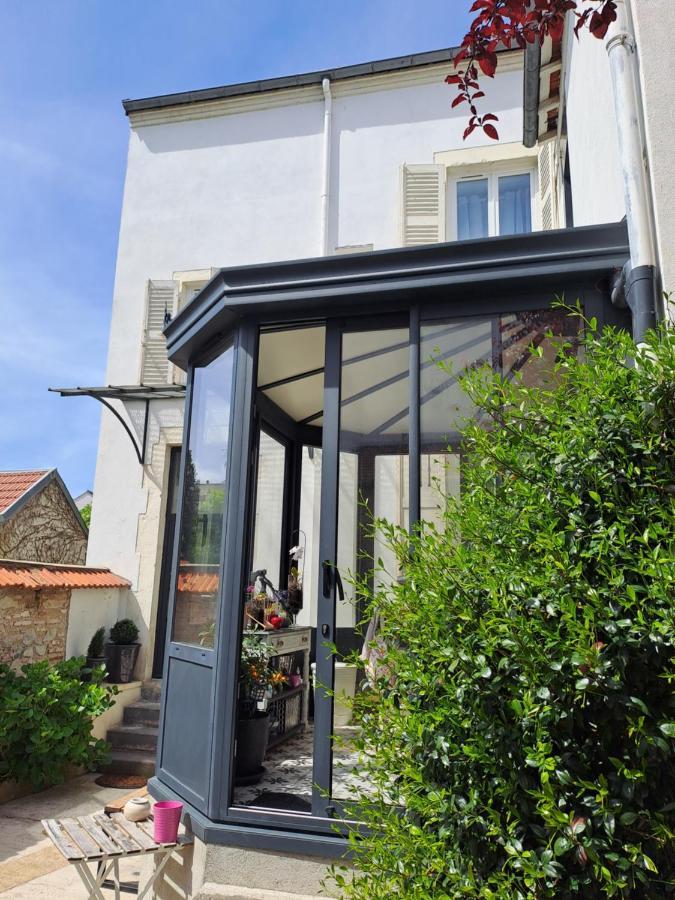 F1 Proche Des Thermes Vichy Exterior photo